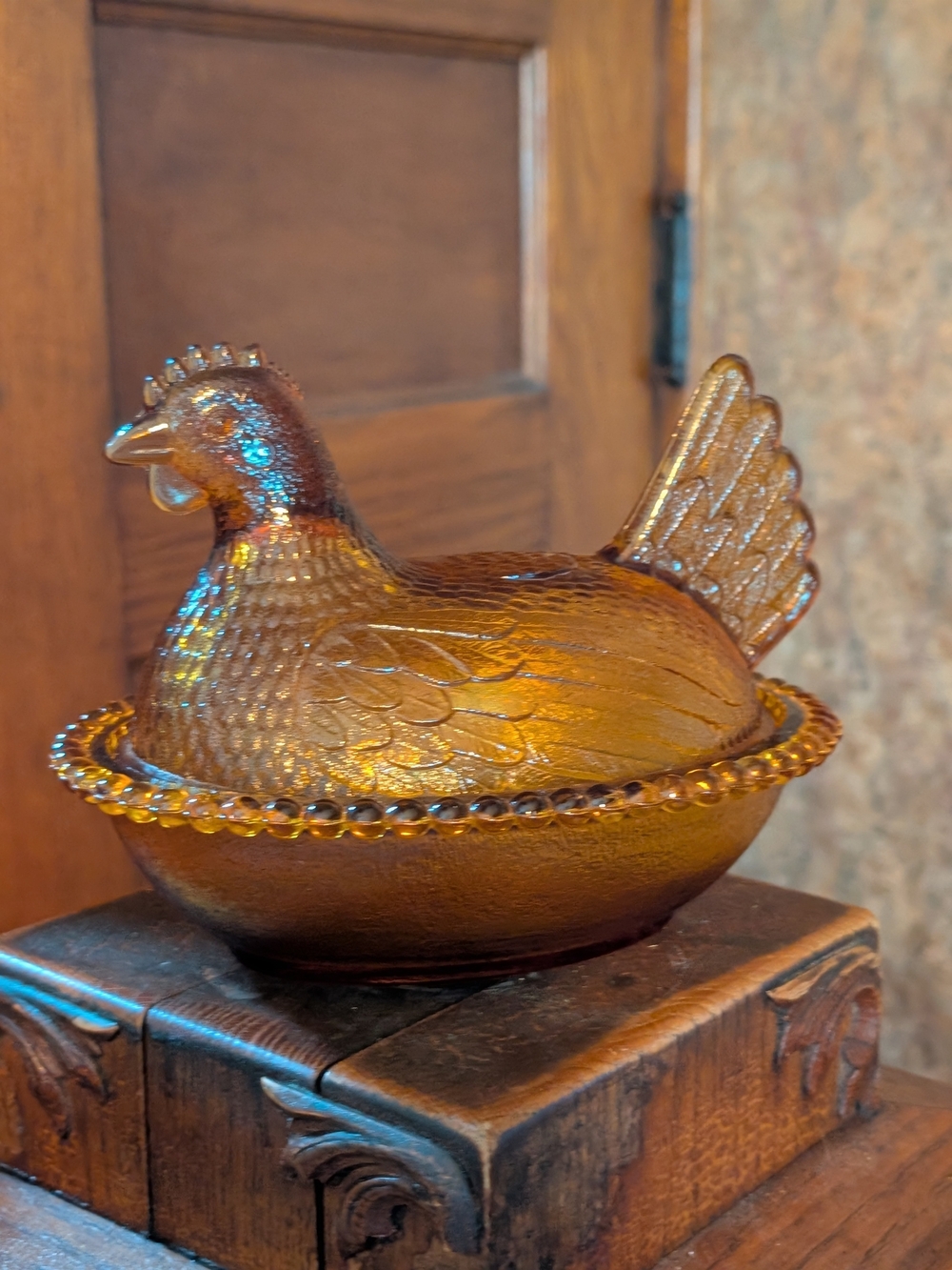 Vintage Beaded Indiana Glass Amber Hen On Nest Chicken Covered Candy Dish